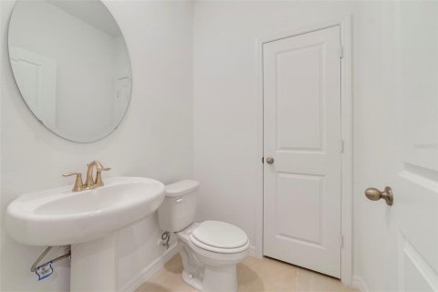 Townhouse in Oviedo, Florida 4 bedrooms, 170.57 sq.m. № 1521525 - photo 23
