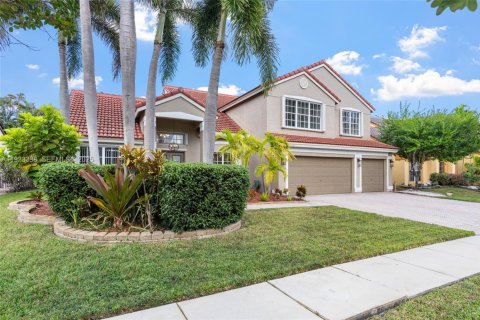 House in Pembroke Pines, Florida 5 bedrooms, 298.68 sq.m. № 1988210 - photo 2