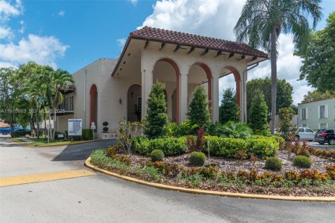 Купить кондоминиум в Майами, Флорида 2 спальни, 88.72м2, № 1982850 - фото 22