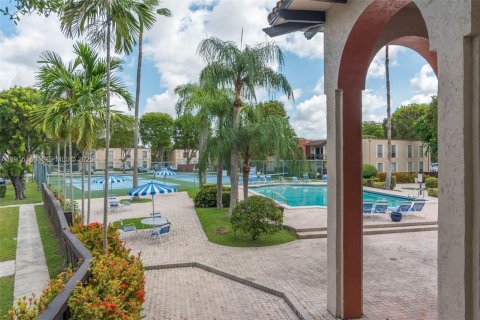 Купить кондоминиум в Майами, Флорида 2 спальни, 88.72м2, № 1982850 - фото 24