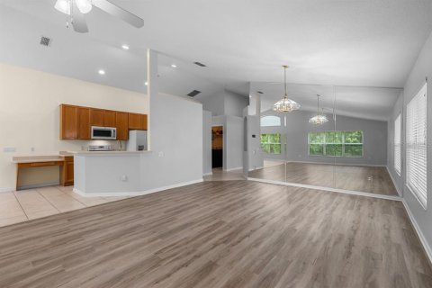 Villa ou maison à vendre à Kissimmee, Floride: 3 chambres, 167.78 m2 № 2416243 - photo 21