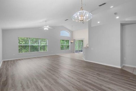 Villa ou maison à vendre à Kissimmee, Floride: 3 chambres, 167.78 m2 № 2416243 - photo 17