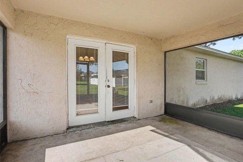 House in Auburndale, Florida 3 bedrooms, 156.54 sq.m. № 2306393 - photo 28
