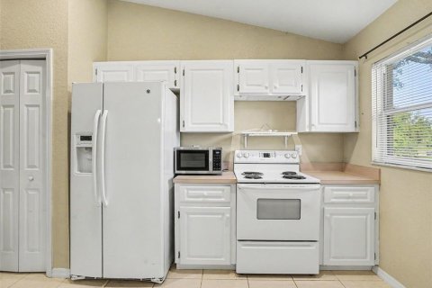 House in Auburndale, Florida 3 bedrooms, 156.54 sq.m. № 2306393 - photo 12