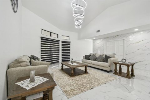 Casa en venta en Clearwater, Florida, 5 dormitorios, 306.86 m2 № 1822539 - foto 17