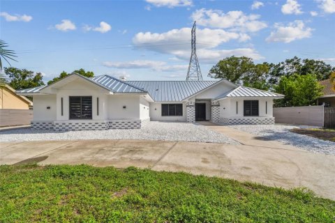 Casa en venta en Clearwater, Florida, 5 dormitorios, 306.86 m2 № 1822539 - foto 8