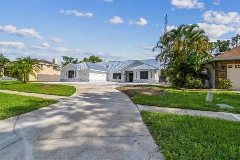 Casa en venta en Clearwater, Florida, 5 dormitorios, 306.86 m2 № 1822539 - foto 5