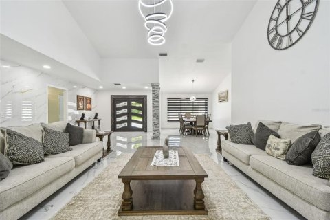 Casa en venta en Clearwater, Florida, 5 dormitorios, 306.86 m2 № 1822539 - foto 19