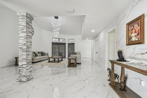 Casa en venta en Clearwater, Florida, 5 dormitorios, 306.86 m2 № 1822539 - foto 13
