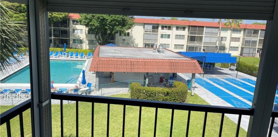 Condo in Pembroke Pines, Florida, 2 bedrooms  № 841932