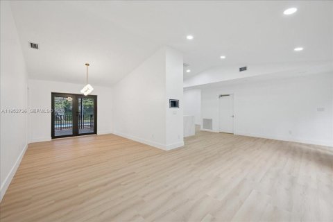 Villa ou maison à vendre à Coral Springs, Floride: 5 chambres, 194.91 m2 № 2008579 - photo 12