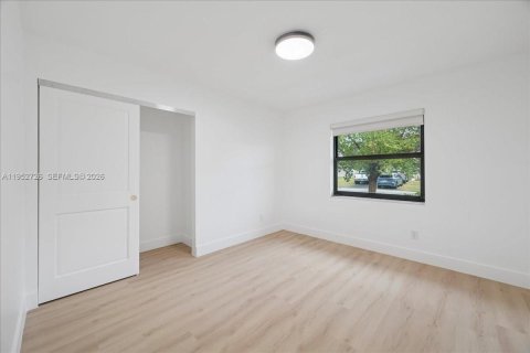 Villa ou maison à vendre à Coral Springs, Floride: 5 chambres, 194.91 m2 № 2008579 - photo 14