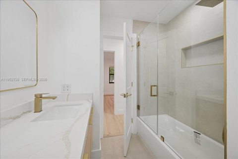 Villa ou maison à vendre à Coral Springs, Floride: 5 chambres, 194.91 m2 № 2008579 - photo 17