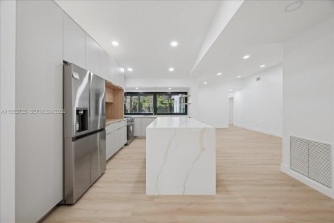 Villa ou maison à vendre à Coral Springs, Floride: 5 chambres, 194.91 m2 № 2008579 - photo 8