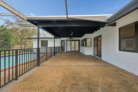 Villa ou maison à vendre à Coral Springs, Floride: 5 chambres, 194.91 m2 № 2008579 - photo 28