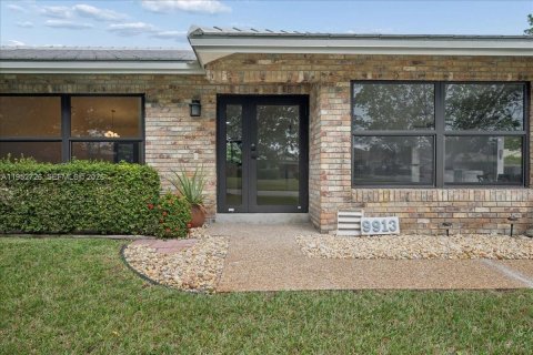 Villa ou maison à vendre à Coral Springs, Floride: 5 chambres, 194.91 m2 № 2008579 - photo 2