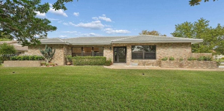 Villa ou maison à Coral Springs, Floride 5 chambres, 194.91 m2 № 2008579