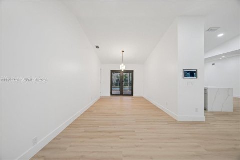 Villa ou maison à vendre à Coral Springs, Floride: 5 chambres, 194.91 m2 № 2008579 - photo 4