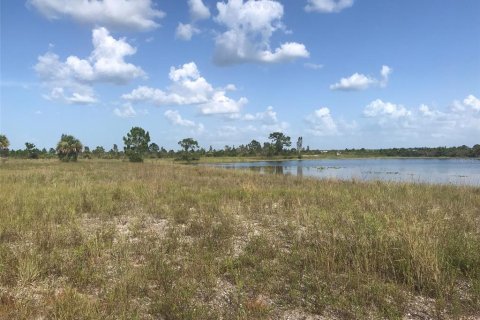 Land in Punta Gorda, Florida № 1680008 - photo 1