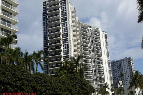 Condo in Fort Lauderdale, Florida, 2 bedrooms  № 2186668 - photo 23