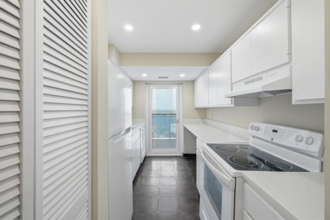 Condo in Fort Lauderdale, Florida, 2 bedrooms  № 2186668 - photo 5