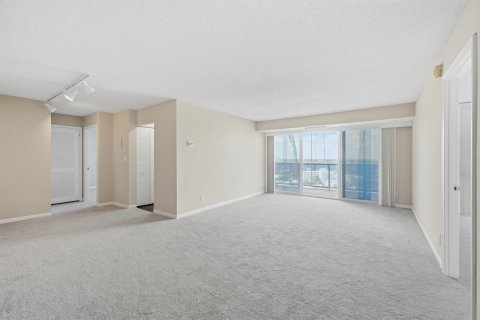 Condo in Fort Lauderdale, Florida, 2 bedrooms  № 2186668 - photo 3