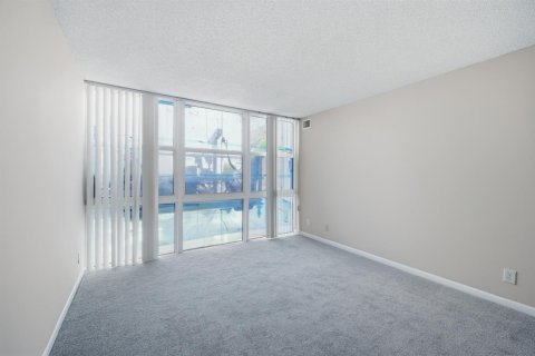 Condo in Fort Lauderdale, Florida, 2 bedrooms  № 2186668 - photo 16