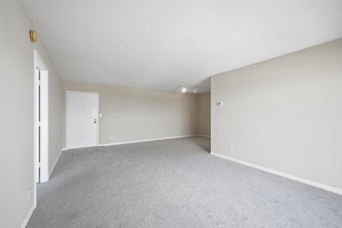 Condo in Fort Lauderdale, Florida, 2 bedrooms  № 2186668 - photo 11