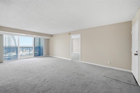 Condo in Fort Lauderdale, Florida, 2 bedrooms  № 2186668 - photo 2