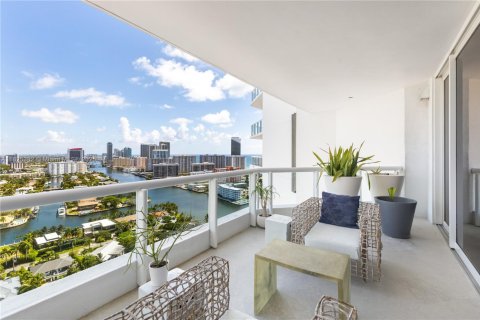 Copropriété à vendre à Aventura, Floride: 3 chambres, 246.84 m2 № 1938245 - photo 6