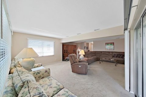 House in Palm Harbor, Florida 2 bedrooms, 119.66 sq.m. № 2200383 - photo 18