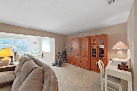House in Palm Harbor, Florida 2 bedrooms, 119.66 sq.m. № 2200383 - photo 16