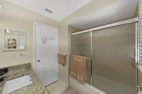 House in Palm Harbor, Florida 2 bedrooms, 119.66 sq.m. № 2200383 - photo 25