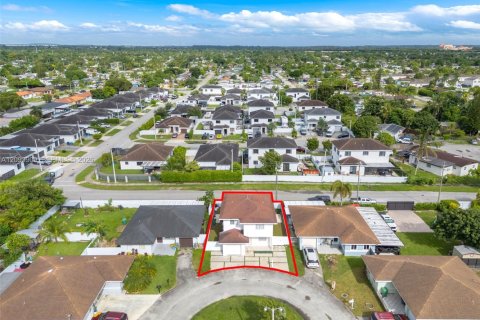 Casa en venta en Homestead, Florida, 4 dormitorios, 166.85 m2 № 2388420 - foto 3