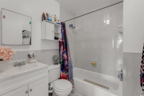 Casa en venta en Homestead, Florida, 4 dormitorios, 166.85 m2 № 2388420 - foto 23