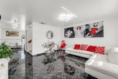 Casa en venta en Homestead, Florida, 4 dormitorios, 166.85 m2 № 2388420 - foto 11