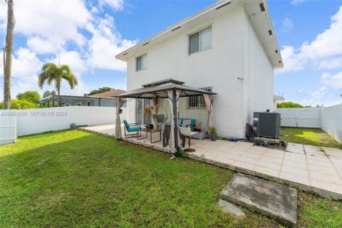 Casa en venta en Homestead, Florida, 4 dormitorios, 166.85 m2 № 2388420 - foto 27