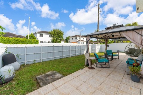 Casa en venta en Homestead, Florida, 4 dormitorios, 166.85 m2 № 2388420 - foto 29