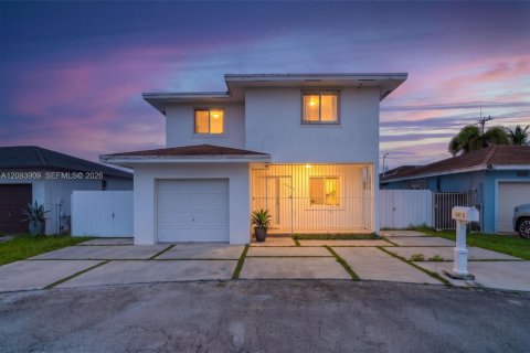 Casa en Homestead, Florida 4 dormitorios, 166.85 m2 № 2388420