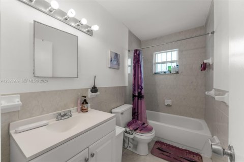Casa en venta en Homestead, Florida, 4 dormitorios, 166.85 m2 № 2388420 - foto 17