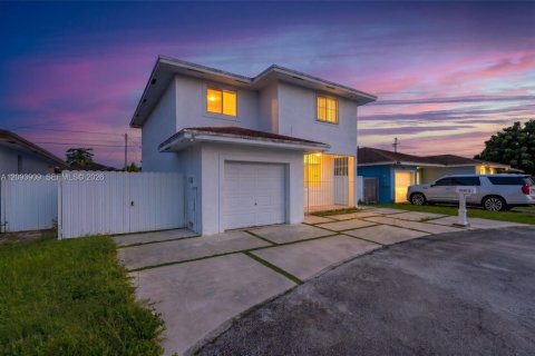 Casa en venta en Homestead, Florida, 4 dormitorios, 166.85 m2 № 2388420 - foto 2