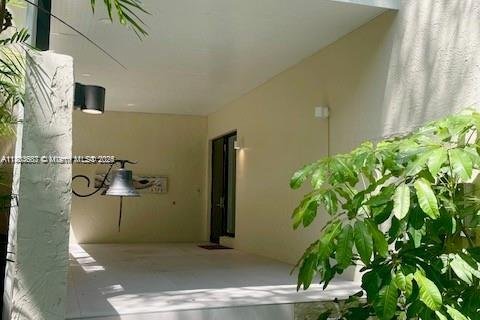 Casa en venta en Miami, Florida, 3 dormitorios, 189.61 m2 № 1864313 - foto 2