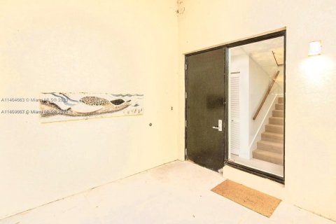 Casa en venta en Miami, Florida, 3 dormitorios, 189.61 m2 № 1864313 - foto 5