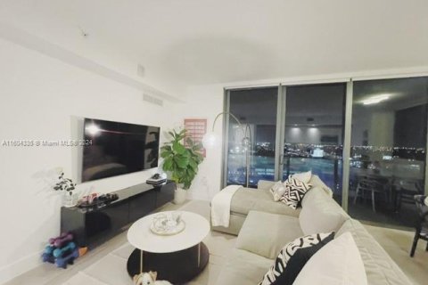 Copropriété à vendre à Miami, Floride: 2 chambres, 90.3 m2 № 2289093 - photo 2