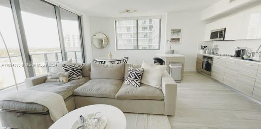 Condo à Miami, Floride, 2 chambres  № 2289093