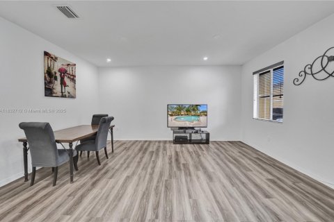 Купить виллу или дом в Мирамар, Флорида 3 спальни, 153.85м2, № 1943187 - фото 11