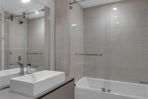 Copropriété à vendre à Miami, Floride: 3 chambres, 177.35 m2 № 2193321 - photo 18