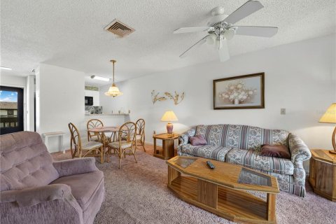 Condo in Winter Haven, Florida, 2 bedrooms  № 2093705 - photo 4