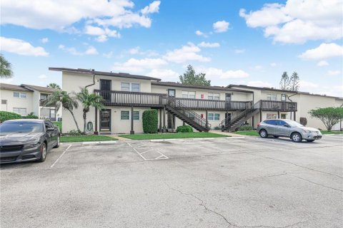 Condo in Winter Haven, Florida, 2 bedrooms  № 2093705 - photo 16