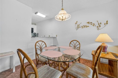 Condo in Winter Haven, Florida, 2 bedrooms  № 2093705 - photo 6